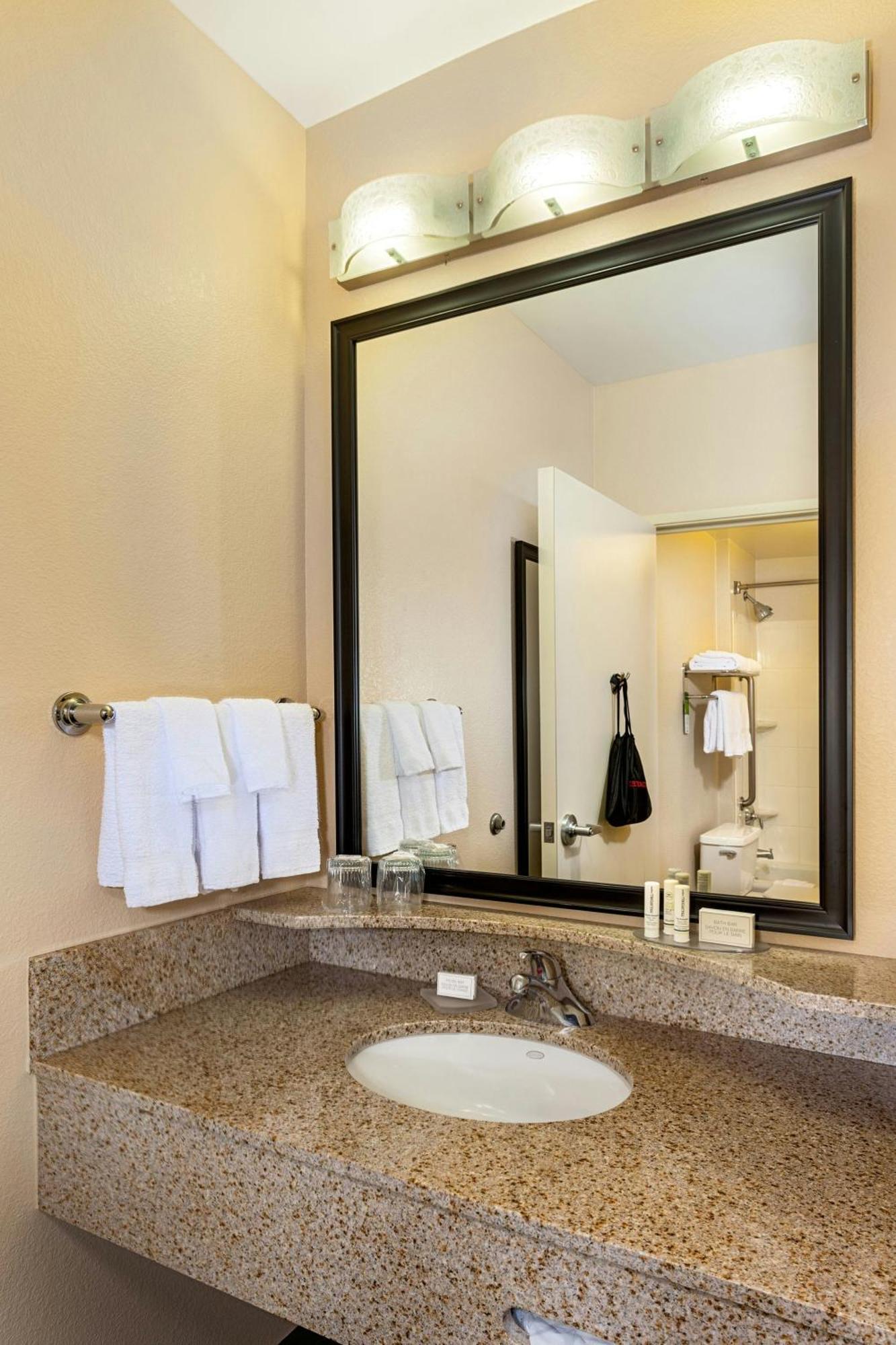 Springhill By Marriott 3*